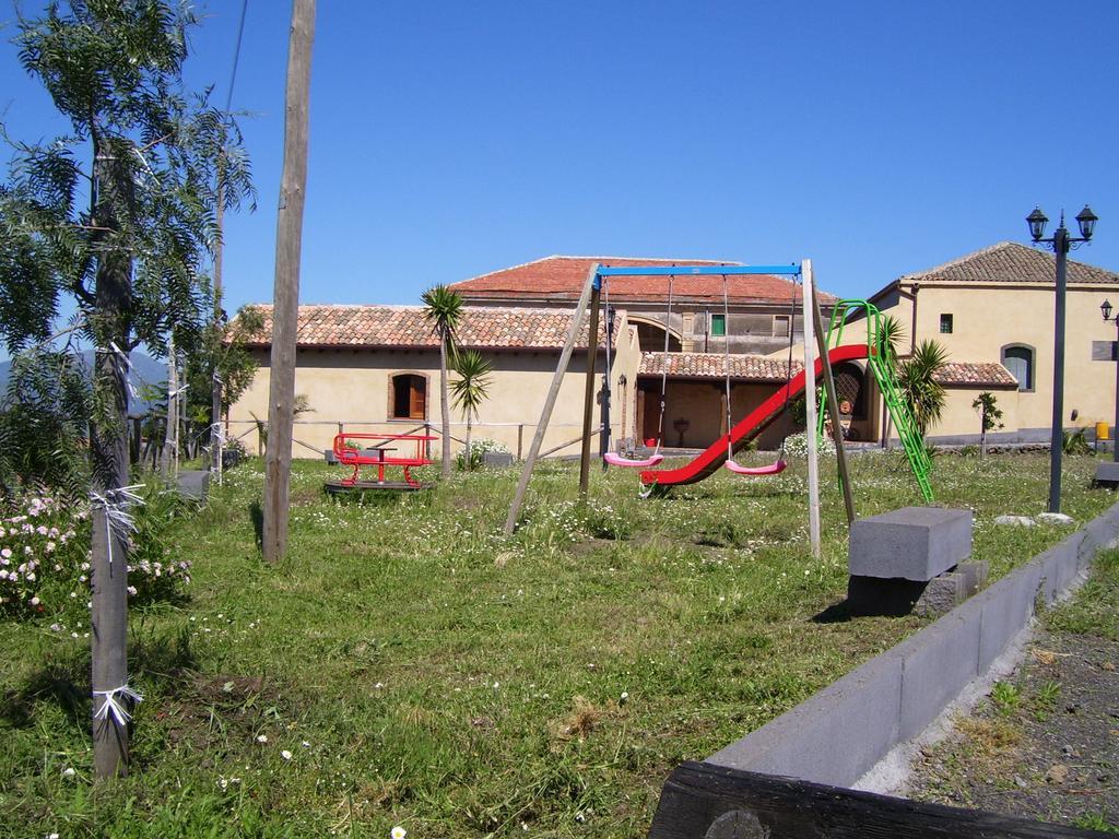 Вілла Etna Wine Azienda Agrituristica Passopisciaro Екстер'єр фото